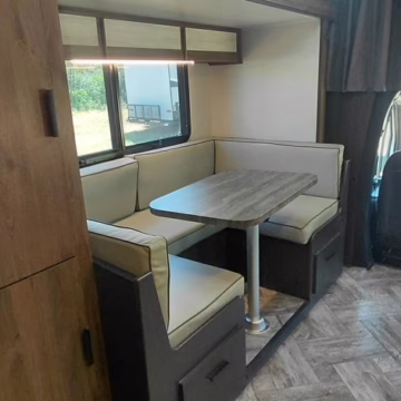2022 Mercedes-Benz 3500 Forest River Sunseeker 2400B MBS — photo 4