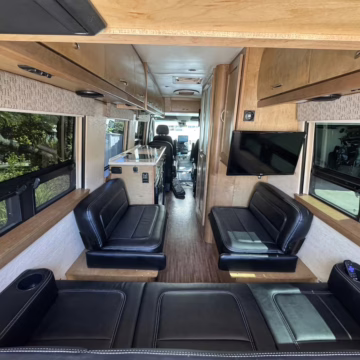 2016 Mercedes-Benz Sprinter 3500 Coachmen Galleria 24SQ — photo 7