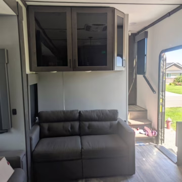 2021 Alliance RV Valor 40V13 — photo 7