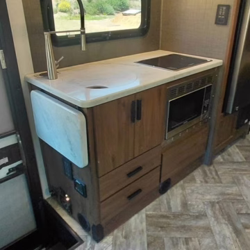 2022 Mercedes-Benz 3500 Forest River Sunseeker 2400B MBS — photo 7