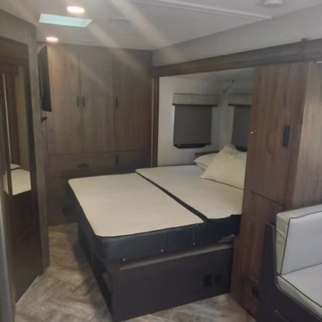 2022 Mercedes-Benz 3500 Forest River Sunseeker 2400B MBS — photo 8