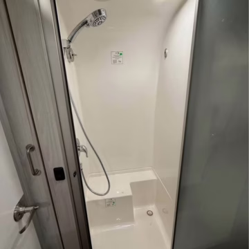 2024 Airstream International 25FB — photo 9