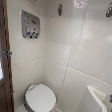 2016 Mercedes-Benz Sprinter 3500 Coachmen Galleria 24SQ — photo 13