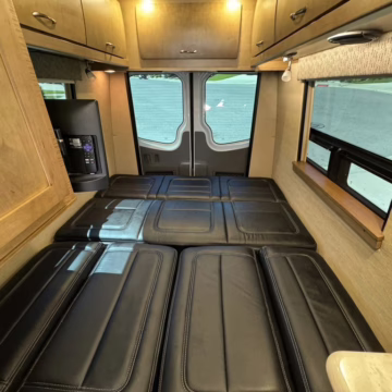 2016 Mercedes-Benz Sprinter 3500 Coachmen Galleria 24SQ — photo 17