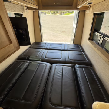 2016 Mercedes-Benz Sprinter 3500 Coachmen Galleria 24SQ — photo 18