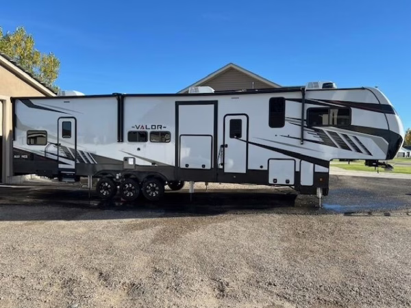 2021 Alliance RV Valor 40V13 — photo 19