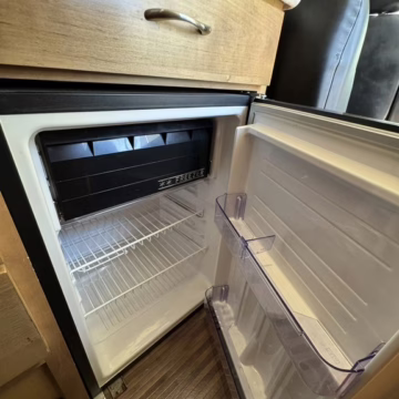 2016 Mercedes-Benz Sprinter 3500 Coachmen Galleria 24SQ — photo 24