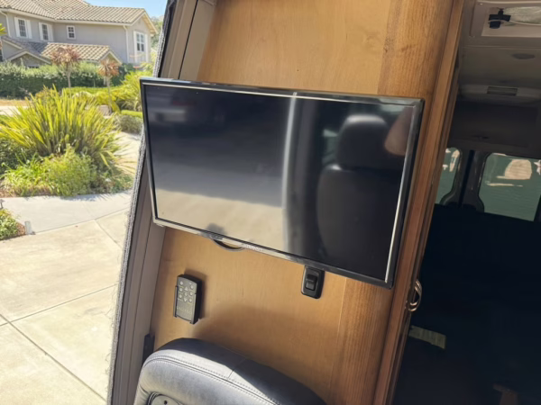 2016 Mercedes-Benz Sprinter 3500 Coachmen Galleria 24SQ — photo 30